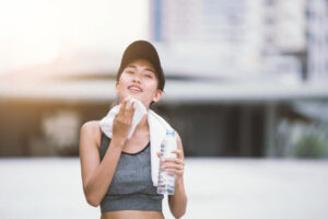 甩掉夏天黏腻感,一招排湿气!白雁:起床、饭后30分练都很好,还能解决肠胃不舒服