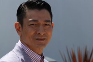 59岁刘德华“超自律晚餐”曝光！30年坚持做这3件事，“难怪冻龄不会老”