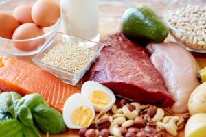 别变肌少症高危险群,不是吃蛋吃肉就OK!营养师解析“增肌餐”,三餐活力增肌