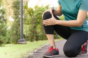 中年后，千万不能小看“膝关节”保养！容易造成磨损的4个坏习惯，快点戒掉