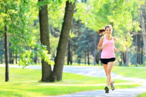 瓶盖转不开,小心罹患肌少症!营养师:有效的运动及4种饮食是预防的关键