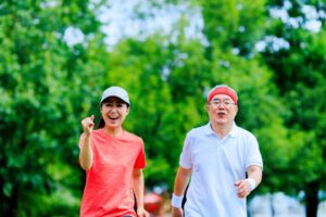 30岁后肌肉加速流失!杜绝走不快没体力、连垃圾都搬不起来…医师2招成功打败肌少症!