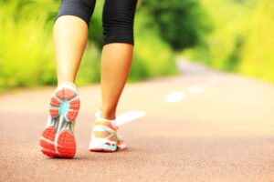 50岁后肌肉流失，慎防肌少症！医师：补充蛋白质、阻抗型运动不可少