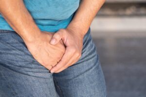 出现血尿是哪些疾病警讯？医师：结石、膀胱癌都有可能