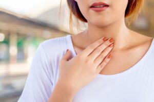 食道癌为什么发现的时候都已是末期?医师盘点6大早期症状:只要一出现,千万快就医!