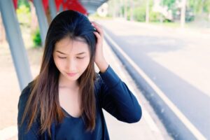 龙岩李世聪罹脑瘤》医师：头痛、走不稳、视力模糊…12警讯中年后特别注意！