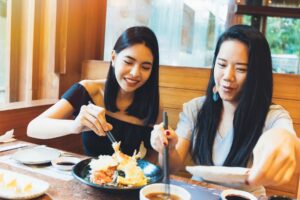 大肠癌的凶手？胃肠内科名医：喜欢吃3食物，增加癌症罹患风险