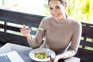 脂肪肝没症状,却有可能变肝癌!医师传授:4招护肝+2食物对抗脂肪肝