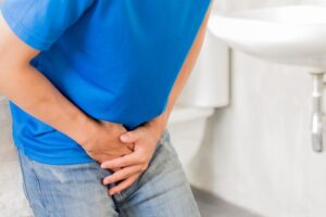 中年男性频尿、滴尿很正常？摄护腺癌早期症状不明显，出现5大征兆快就医