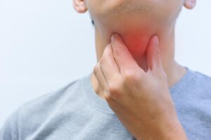 五旬男子耳朵痛,发现扁桃腺癌 医师:出现6大症状别轻忽