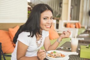 用“吃”击退大肠癌！营养师：天天补充1食物，加速排出致癌物、保护肠道超防癌