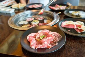 50岁后男性,小心食道癌!平日少吃这6类食物,吞咽困难快就医