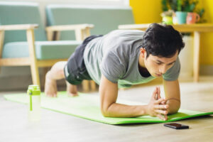 腰酸背痛、肩膀酸痛，竟是摄护腺癌作祟？早期根本无感，医师图文解说摄护腺癌