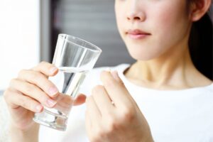 吃高血压药会洗肾?血压正常后可停止用药?不想糖尿病、中风、心肌梗塞…常误传的5大错误吃药知识要知道