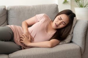 “胃食道逆流”?心、反胃、难入睡,从4种体质和饮食切入,改善症状、减少发病频率