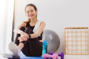 糖尿病易黄斑部病变,恐失明!视力濛雾、扭曲3症状要当心,控制血糖是护眼之道