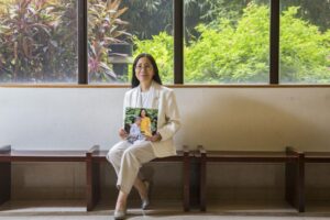 前大法官许玉秀：“我照顾她，不如说是她陪我”12年照顾失智母亲，只有更舍不得