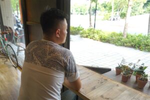 35岁么儿照护早发性失智母　那段失去梦想的辞职人生