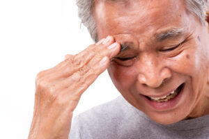 失智患者睡不着？傍晚就躁动不安？医师说这样改善