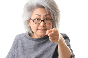 “你是小三！”“我的钱被偷了！”失智常妄想，如何应对？