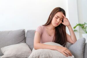 你的大脑在哭！晚上1件事让“大脑退化”健忘失神，却被很多人忽略