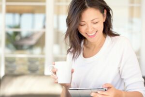 别老想着早点退休,边玩边赚钱才是真好命!用工作第二春展现自我,还能降低失智发生率