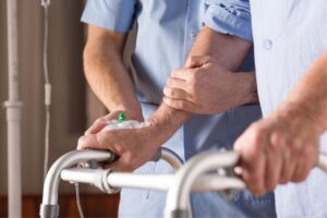 送他去安养院，不代表不爱了！亲人失智，要积极寻求对他更好的照顾