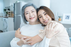 为了失智母,我得放弃喜欢的生活!她体悟:我怕的不是陪着老妈,而是怕“耗着”