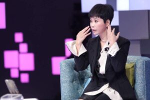 不要告别式灵堂,只要一束栀子花!54岁詹雅雯力抗帕金森氏症:只盼有机会活比父母久