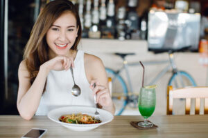 吃对食物能比实际年龄年轻14岁!这10种食物“大脑必要”养分,远离失智、记忆力衰退