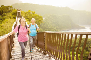 不想失能失智,中年就要开始做!高龄权威医师陈亮恭给5招,压缩“不健康寿命时间”