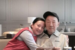 父亲从金融强人变失智老人…元马来西亚维欣：希望爸爸再骂我一次也好，这些都回不去了