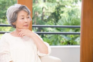 记性变差、脾气暴躁、妄想?失智症常有“这些”症状,都不是正常老化