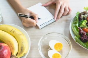 中年后健忘、记忆力衰退?中医师:补充5类营养素,提升脑力、远离失智