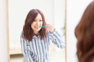 牙周病易酿肺炎！出现5症状速就医，研究：也容易中风、糖尿病、心脏病