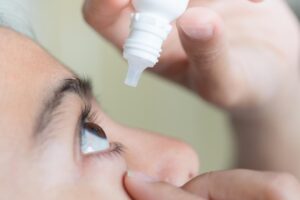 消除眼睛疲劳，吃叶黄素、点眼药水有效？医师：做错小心青光眼、白内障上身