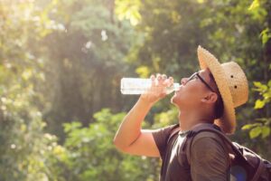 一直喝水还是口渴?50岁男“热衰竭” 医师:严重中暑死亡率高,这些症状别轻忽