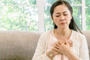 经常头晕、胸闷、喘不过气?当心二尖瓣逆流警讯,医师图文解说10秒搞懂