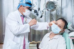 预防保健》作息规律、少用耳机有帮助 不再鸡同鸭讲 戴助听器避免听力恶化