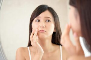 中风了?脸歪一边,原来是颜面神经麻痹!中医师:中药、针灸治疗可加速缓解