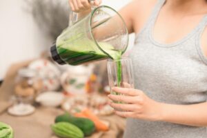 每天喝蔬果汁,私密处频“出水” 中医师:蔬果汁要在这2个时间喝才对