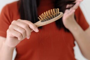 一直掉头发、容易累,原来是贫血?医师公布贫血14症状、吃这些食物补营养