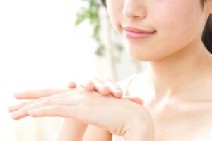 夏天手汗好多？多汗症和自律神经失调有关，中医师5招有效舒缓