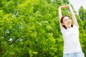 天气一变,膝盖就开始痛了吗?白雁:3个动作加速排湿,解除风湿关节痛