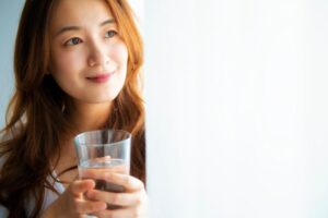 频尿、下腹疼痛，是膀胱炎警讯！医师：多喝水少憋尿，5个生活习惯是预防关键