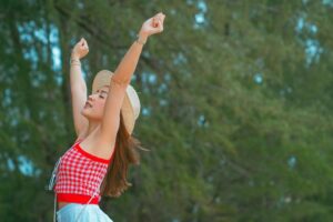 年纪渐长,害怕自己骨质疏松?医师:维持好“骨”力,你应避免这8种危险因子