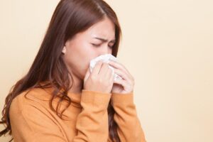 鼻塞流鼻水,过敏好恼人!入秋高峰期,医师给5+2个方法预防、治疗