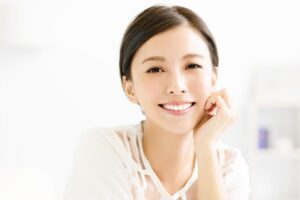 50后，牙齿酸、变黄变透明，都是珐琅质流失！牙医教3个方法超前部署，守护牙齿