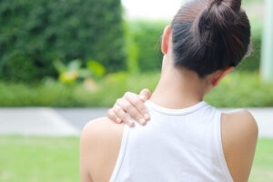 长期偏头痛、五十肩和睡眠呼吸中止症?医师提醒:快照镜子看牙齿有没有这些问题