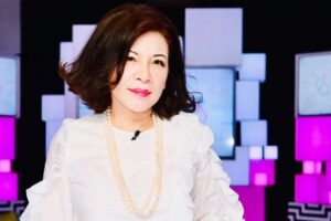 免疫系统攻击脑部，发病如失智老人！陈文茜：不知能否再活10年，但再辛苦也要微笑